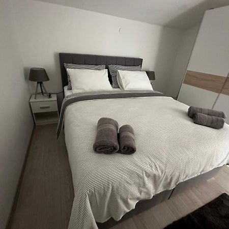 Villa Lorenta Apartments Primošten Dış mekan fotoğraf